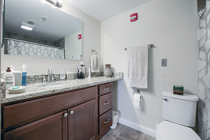 Belwood Apartments Bathroom