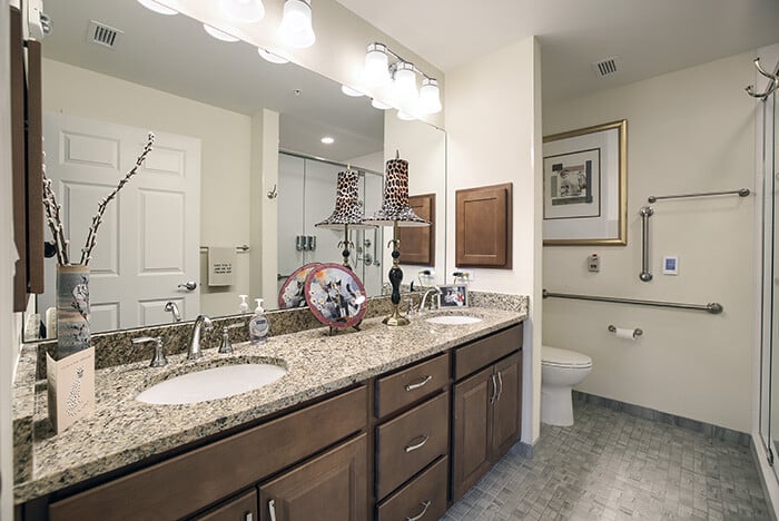 Heritage Pointe Bethroom